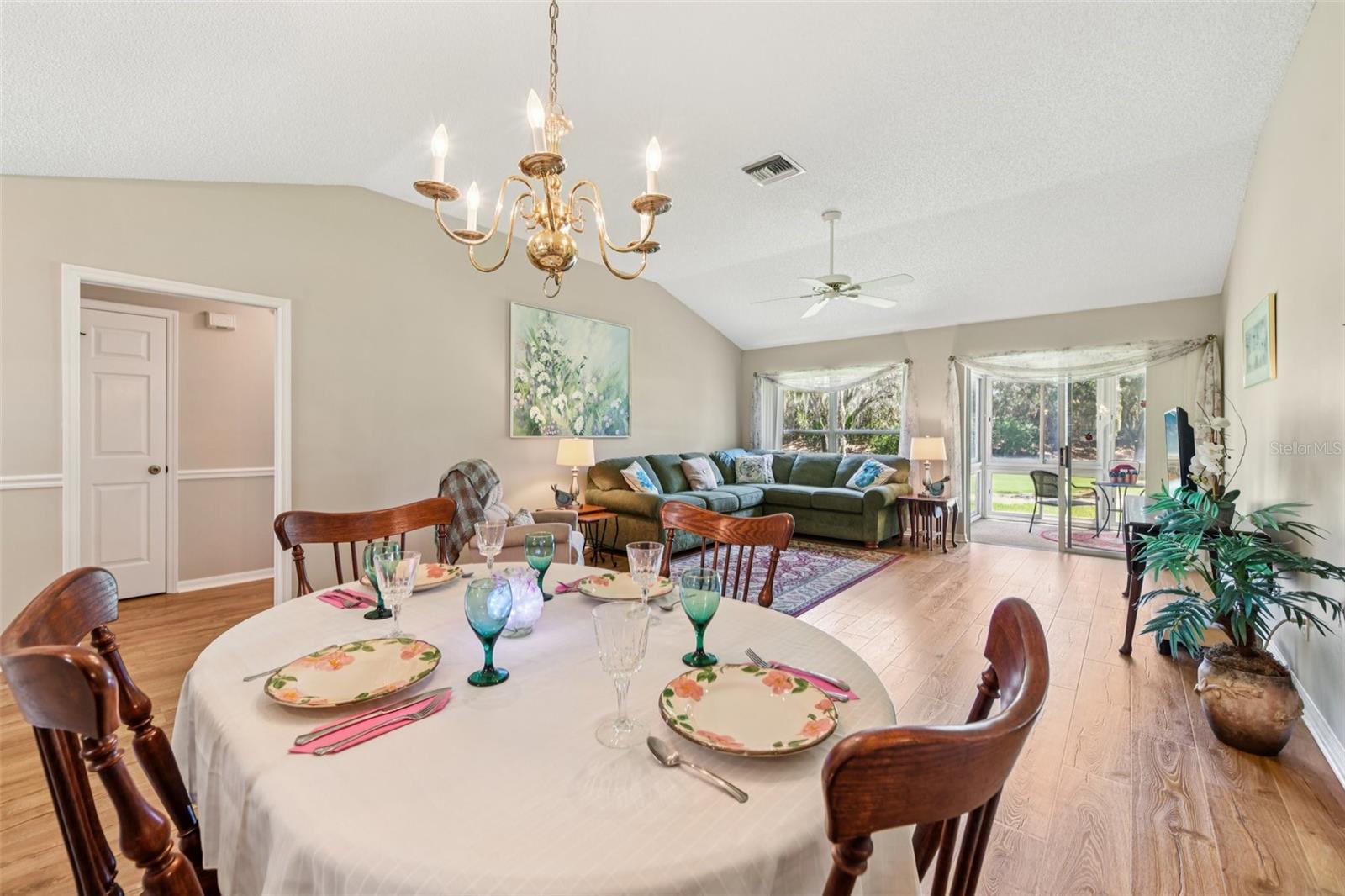 Image 9 of 53 For 516 Loma Paseo Drive