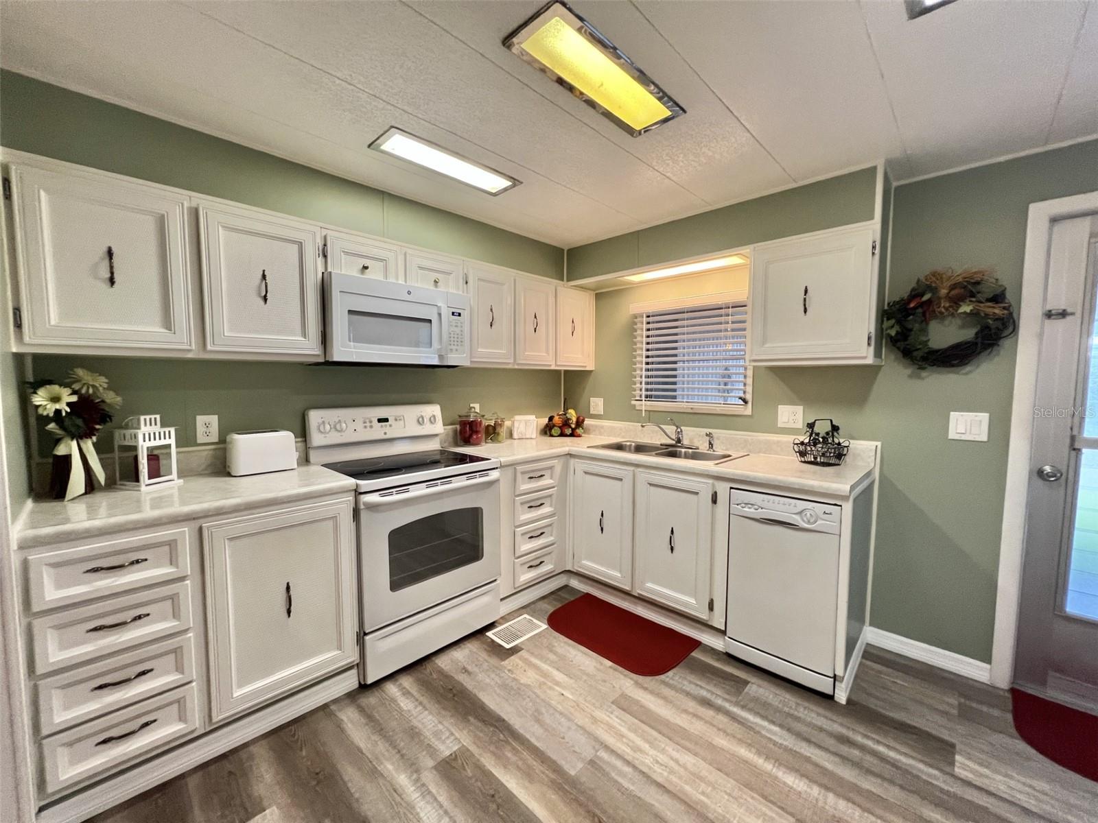 Image 4 of 54 For 117 Jacaranda Drive