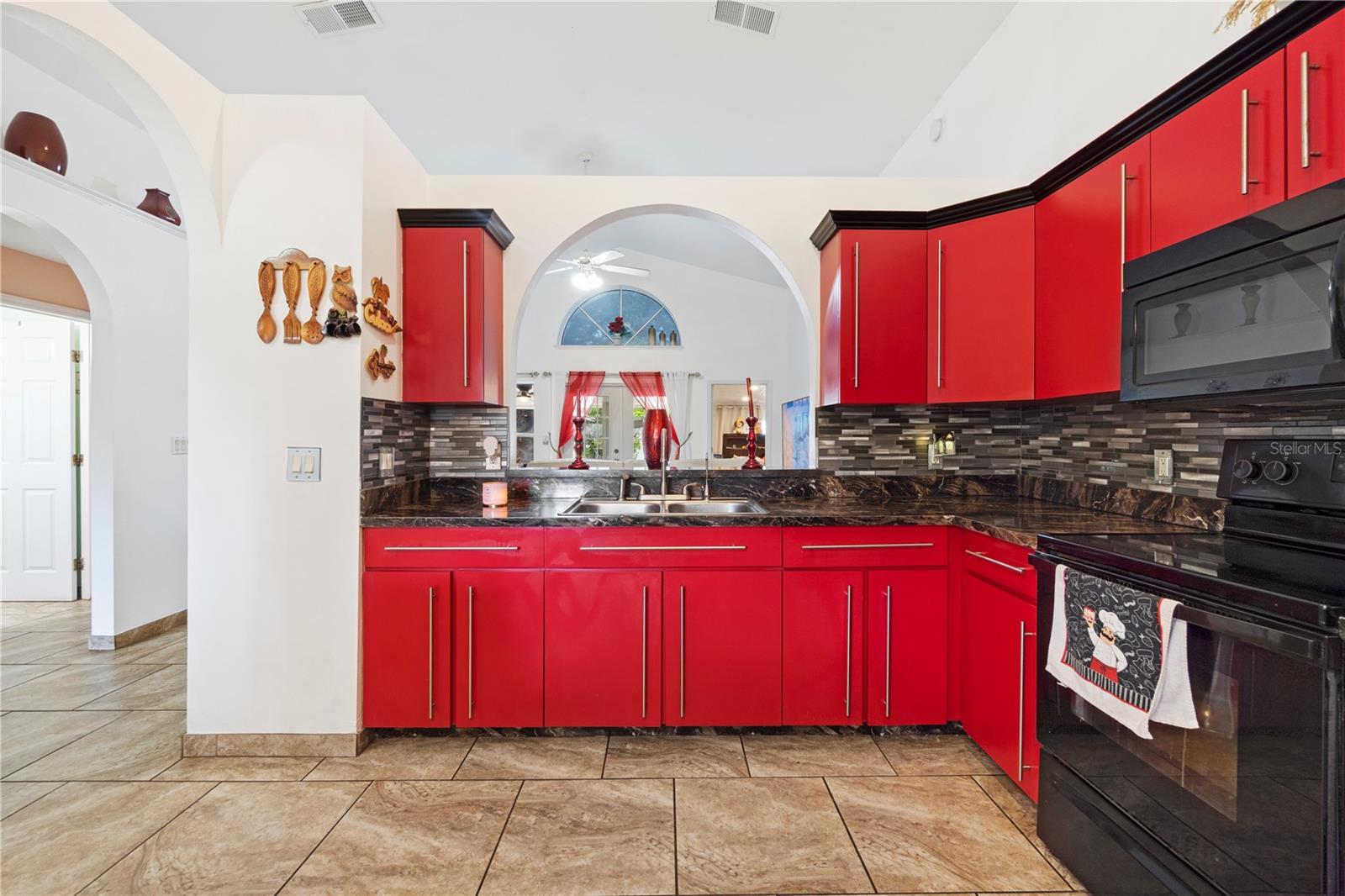 Image 13 of 38 For 10431 Reagans Run Drive