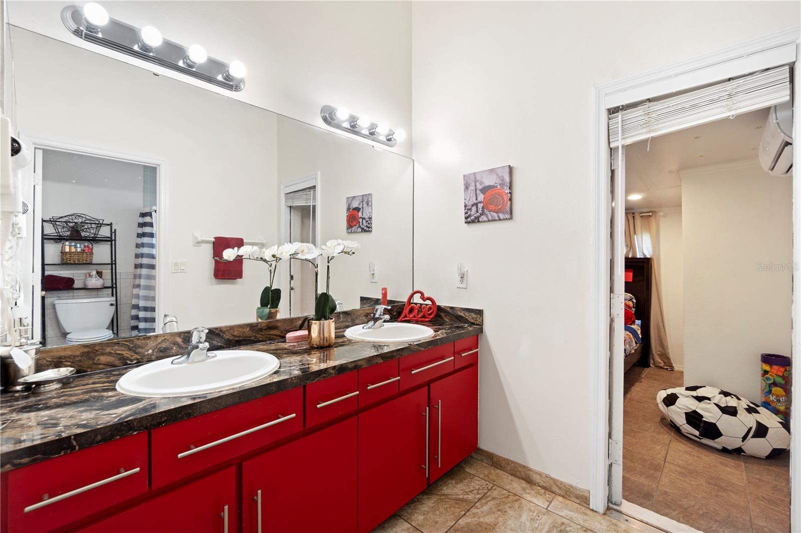 Image 18 of 38 For 10431 Reagans Run Drive