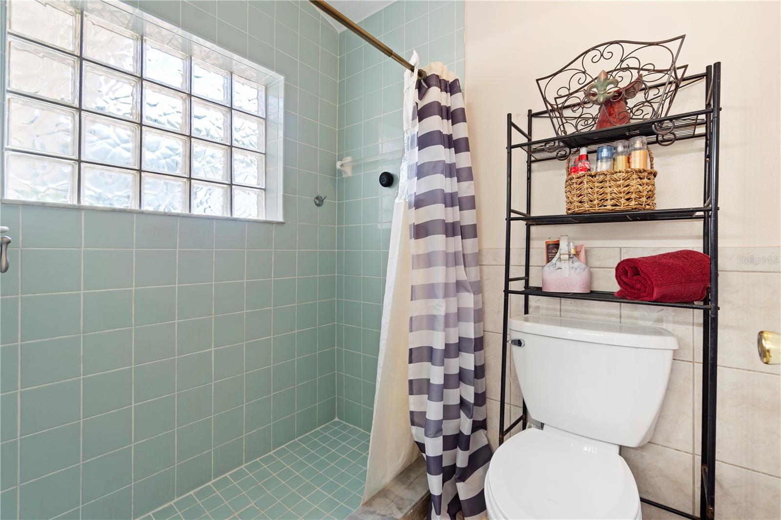 Image 19 of 38 For 10431 Reagans Run Drive