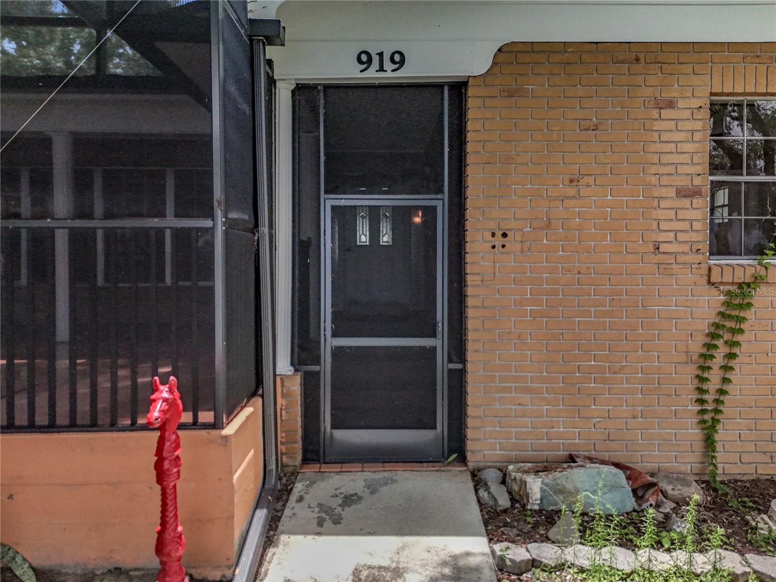 Image 9 of 72 For 919 Lake Avenue