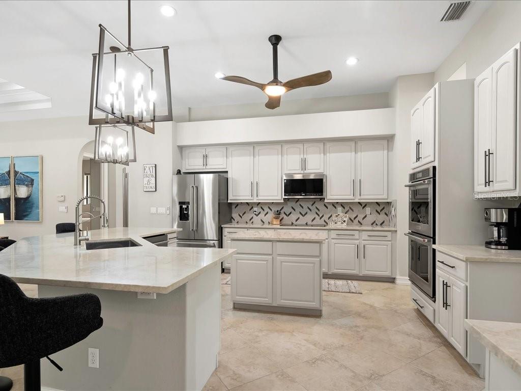 Image 21 of 57 For 2360 19th Street