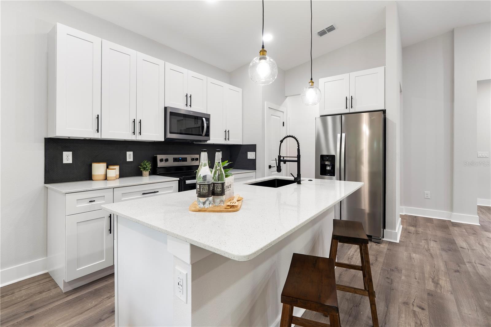 Image 6 of 18 For 12412 98th Street