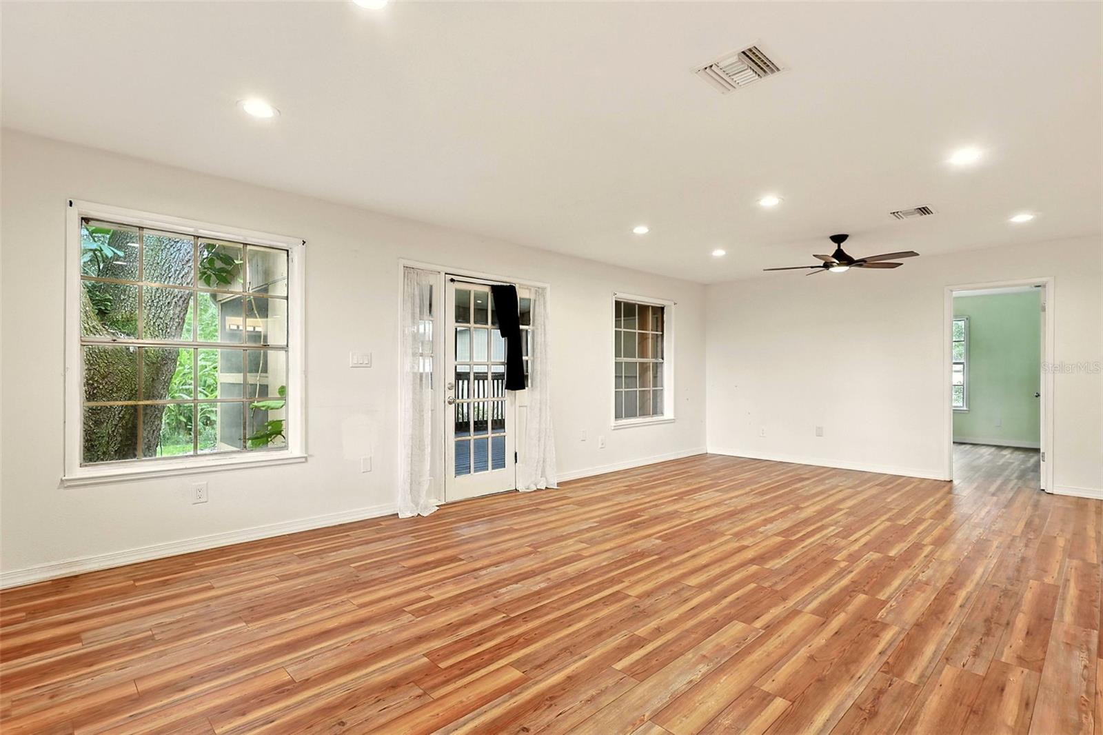 Image 13 of 41 For 25888 157th Lane
