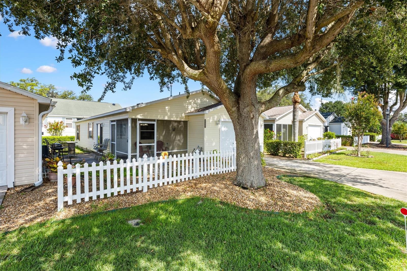 Image 3 of 30 For 16938 94th Sunnybrook Circle