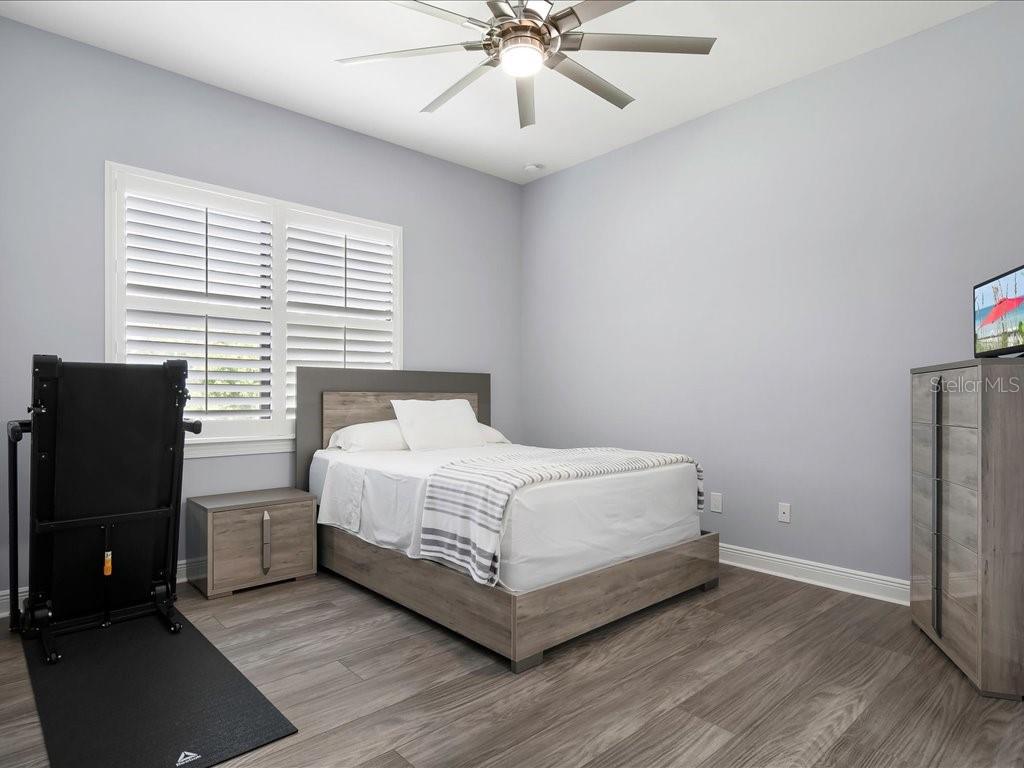 Image 22 of 48 For 836 14th Street Se