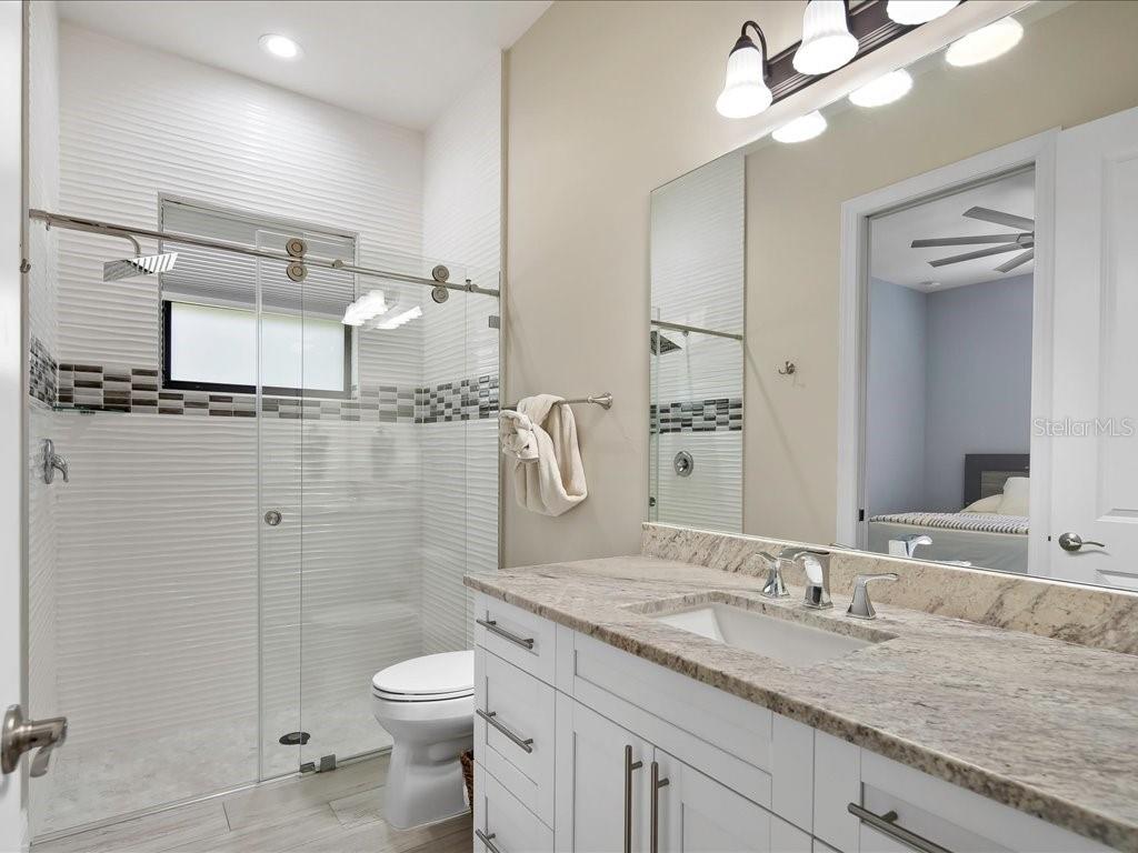 Image 24 of 48 For 836 14th Street Se