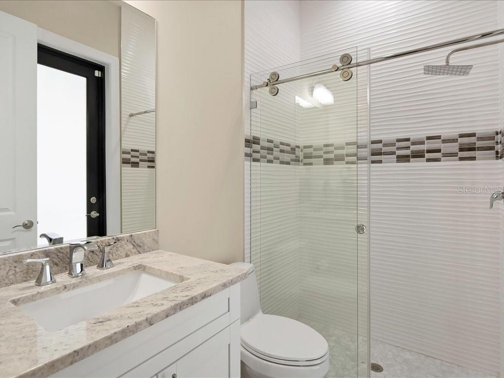 Image 27 of 48 For 836 14th Street Se