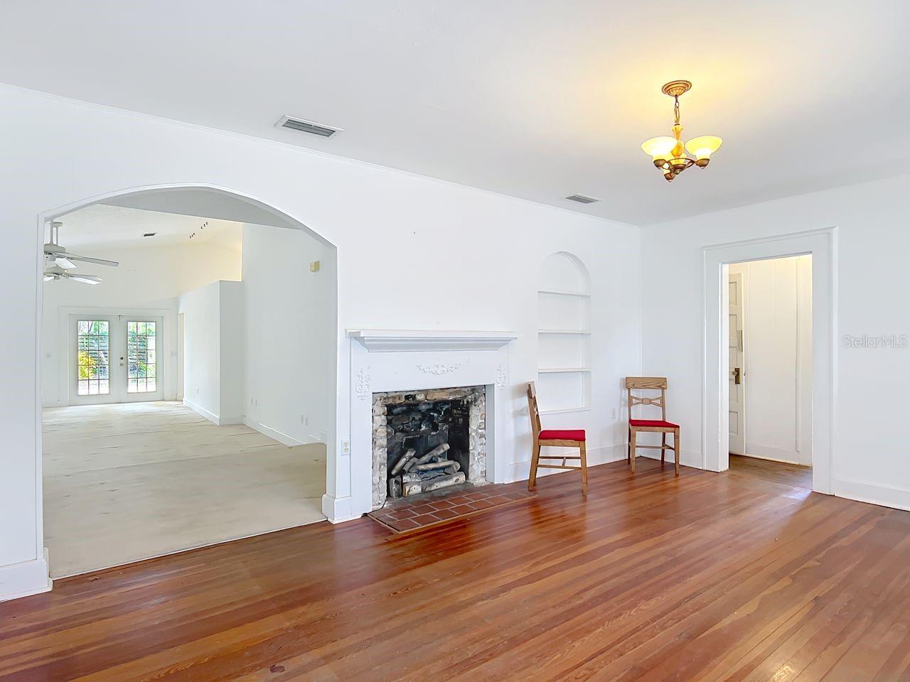 Image 10 of 48 For 1109 Edmonds Street