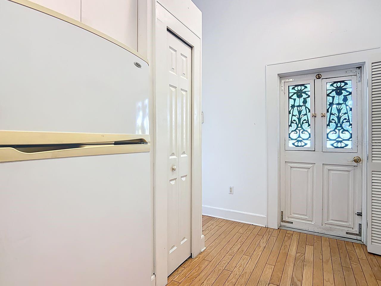 Image 16 of 48 For 1109 Edmonds Street