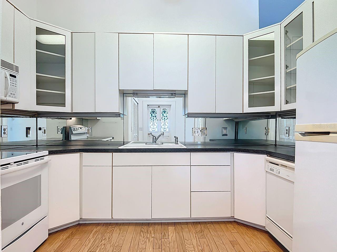 Image 2 of 48 For 1109 Edmonds Street