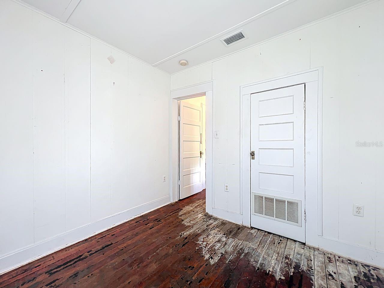 Image 20 of 48 For 1109 Edmonds Street