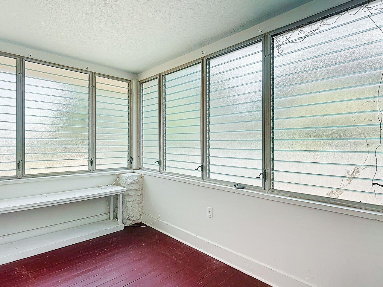 Image 29 of 48 For 1109 Edmonds Street