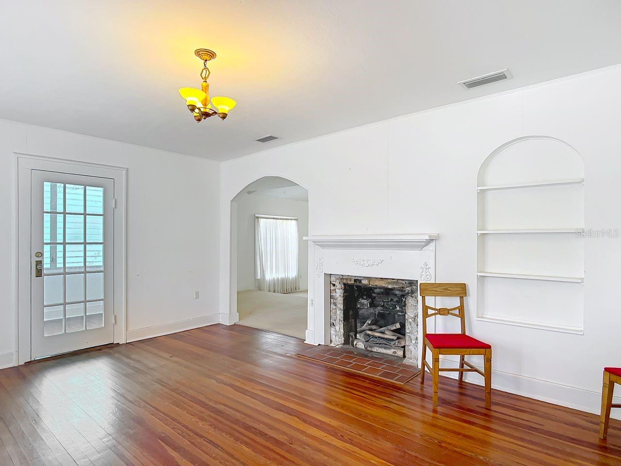Image 9 of 48 For 1109 Edmonds Street