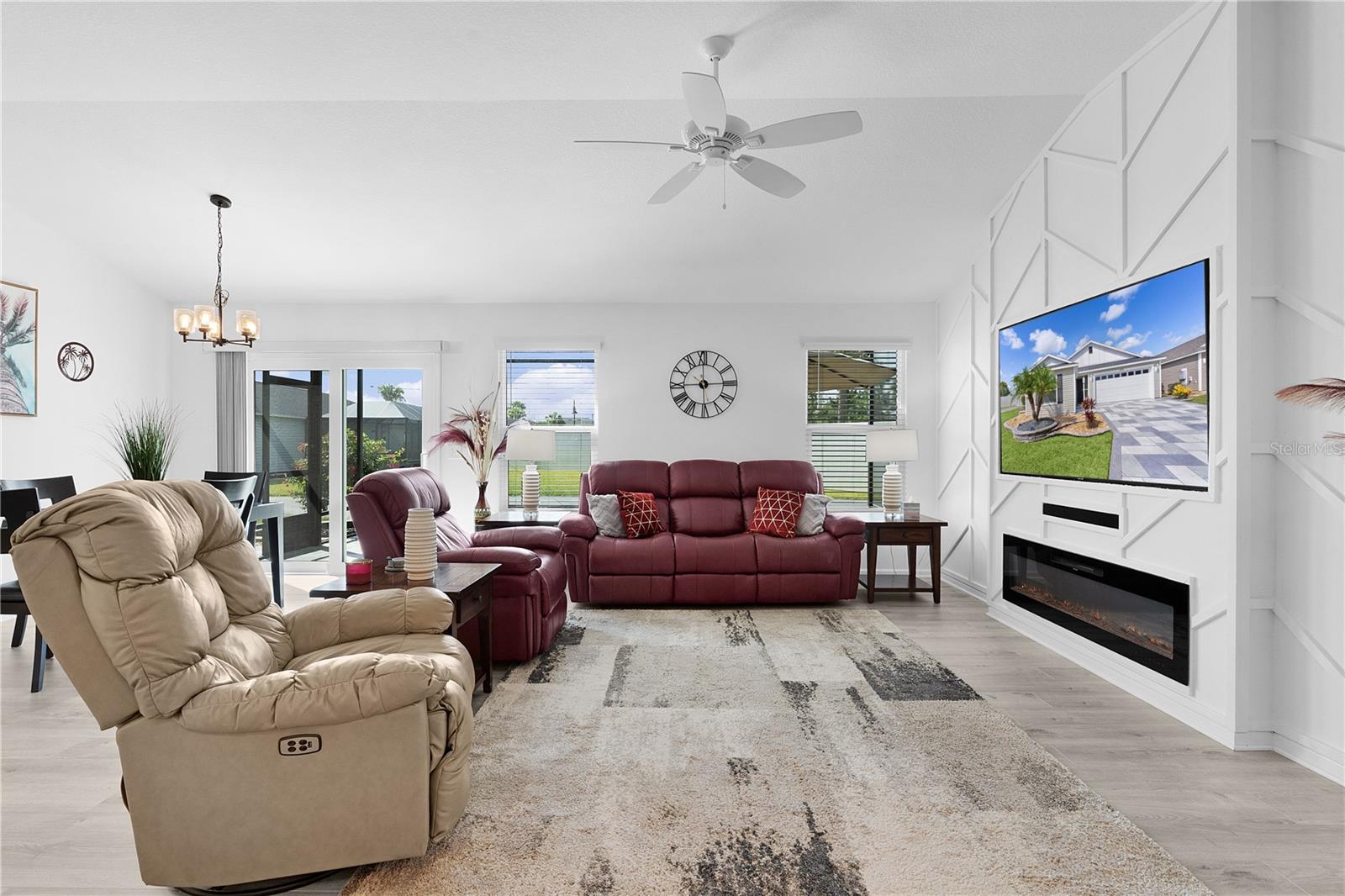 Image 11 of 42 For 4874 Noreen Court