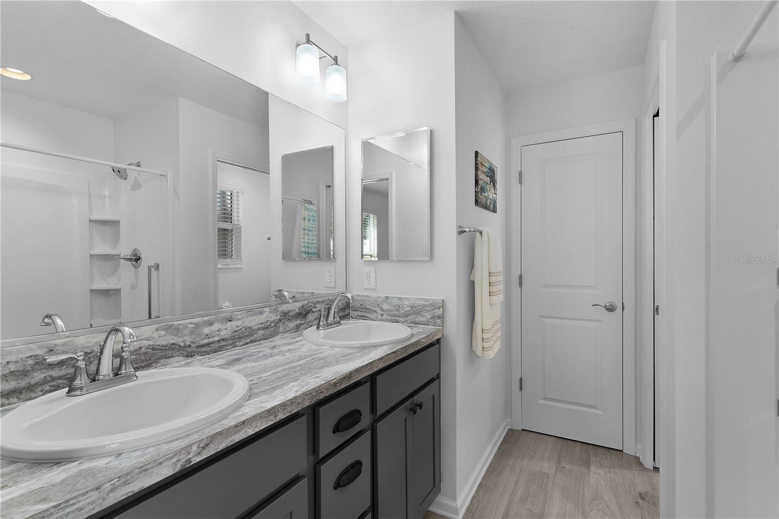 Image 21 of 42 For 4874 Noreen Court