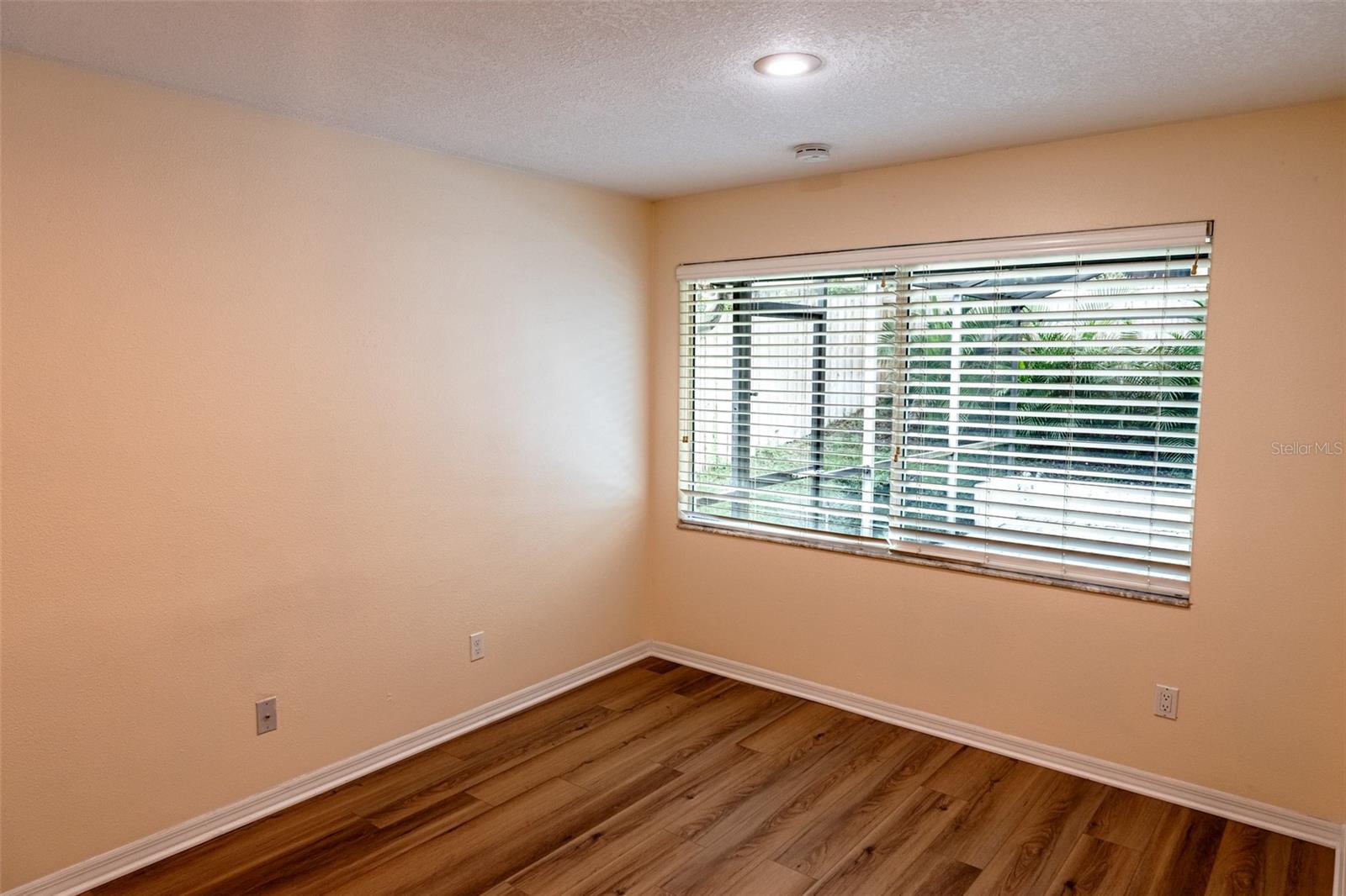 Image 11 of 60 For 681 Greywood Drive