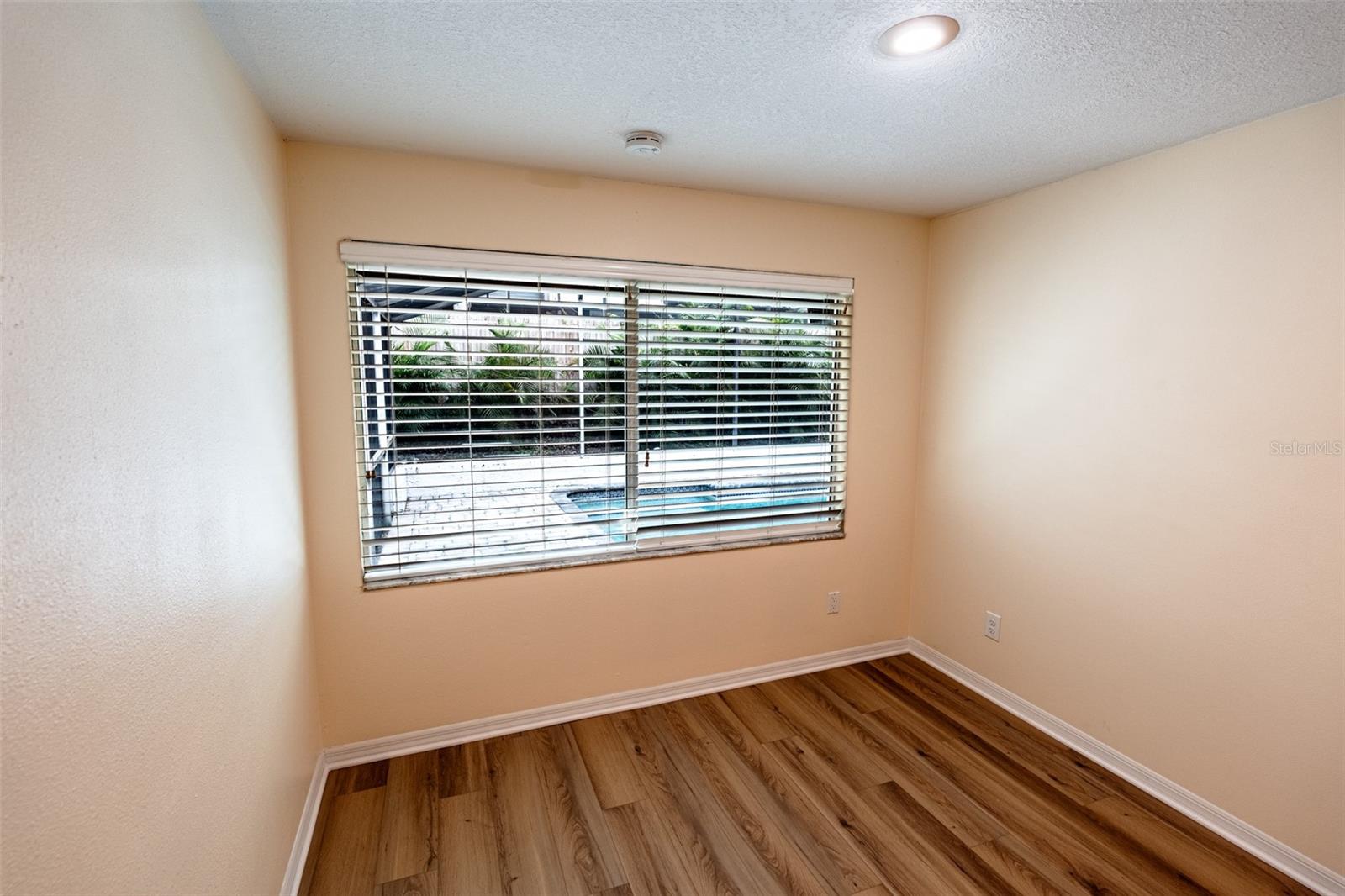 Image 13 of 60 For 681 Greywood Drive