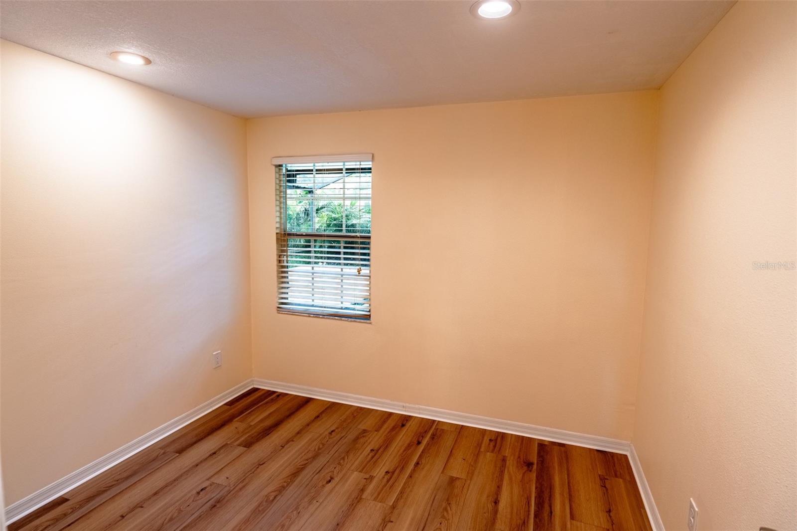 Image 14 of 60 For 681 Greywood Drive