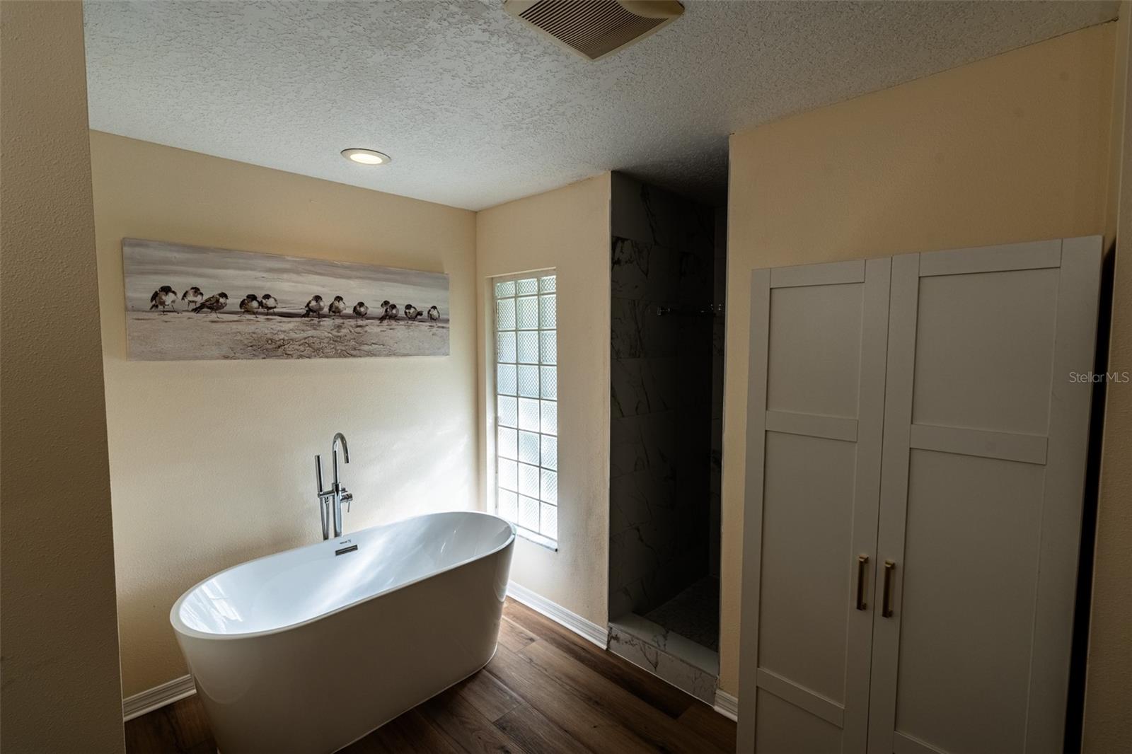 Image 19 of 60 For 681 Greywood Drive