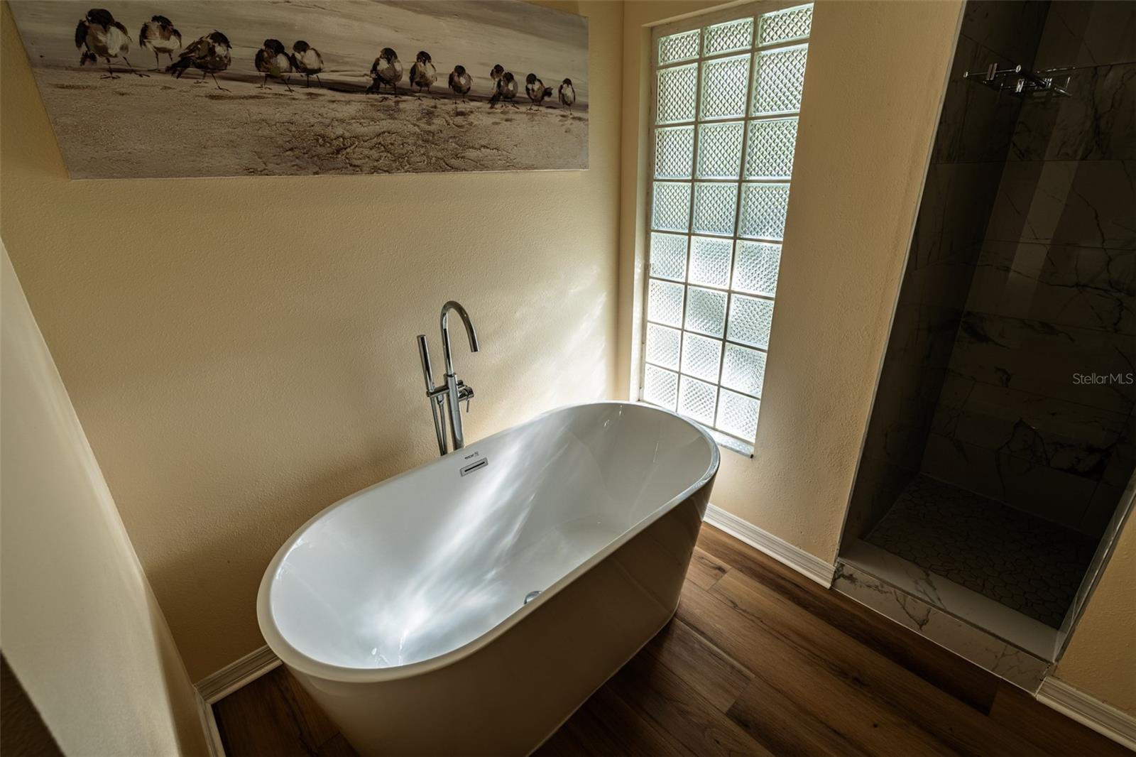 Image 20 of 60 For 681 Greywood Drive