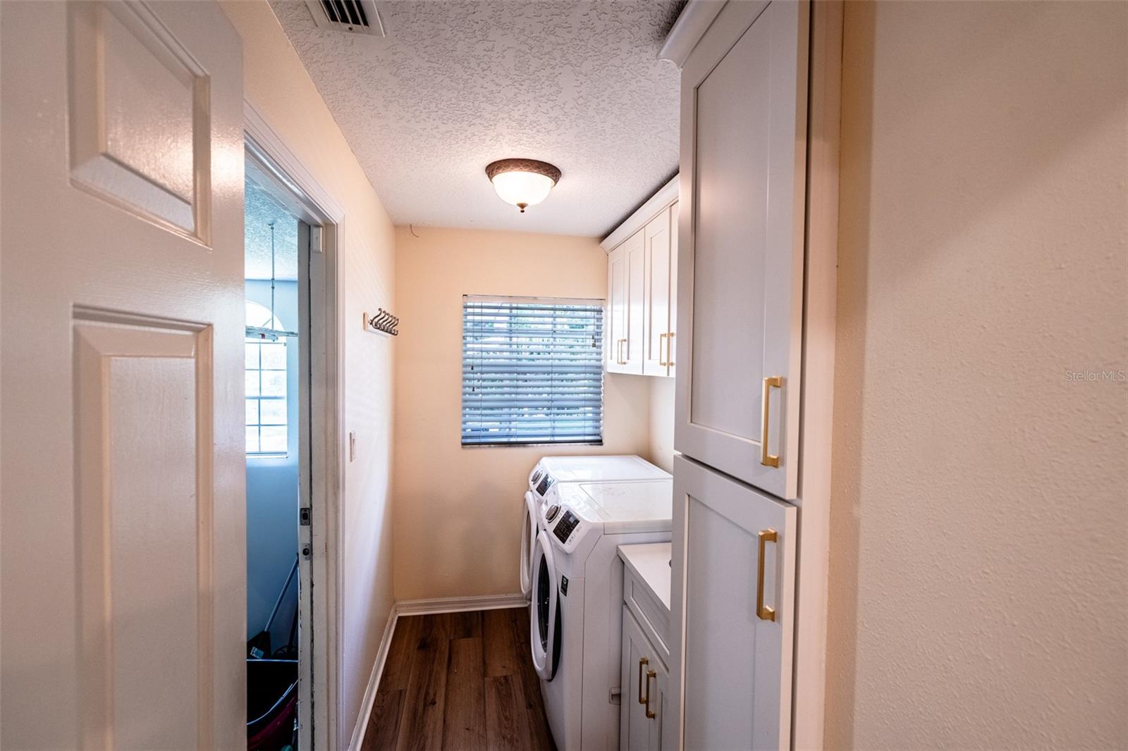 Image 28 of 60 For 681 Greywood Drive