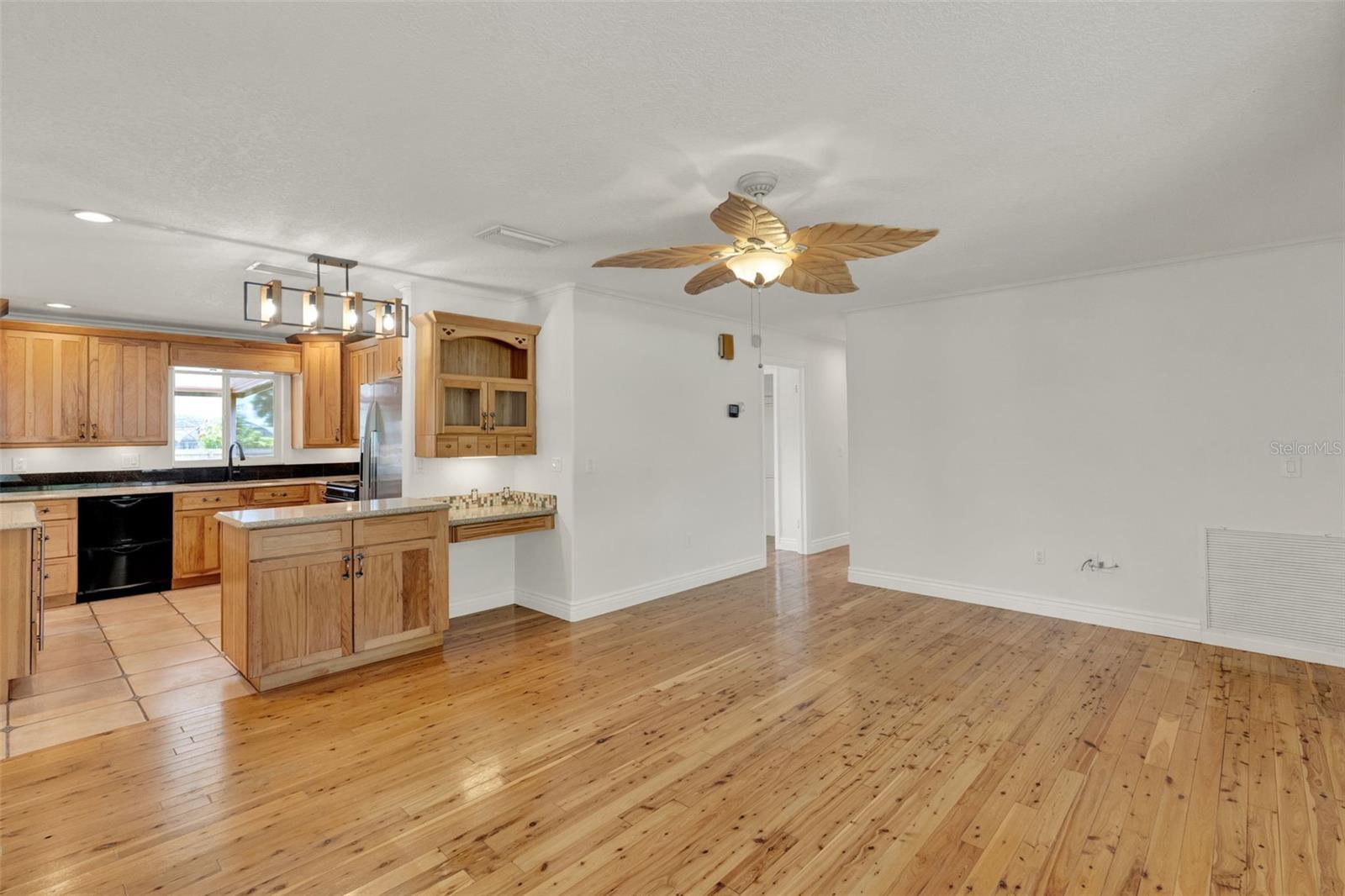 Image 5 of 48 For 6316 Marlberry Dr