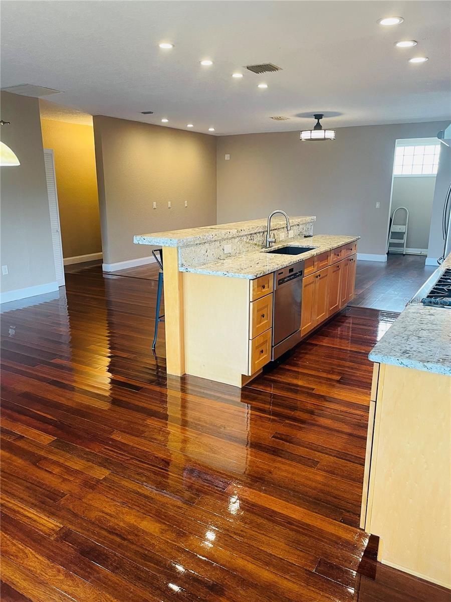 Image 3 of 19 For 118 Eustis Street
