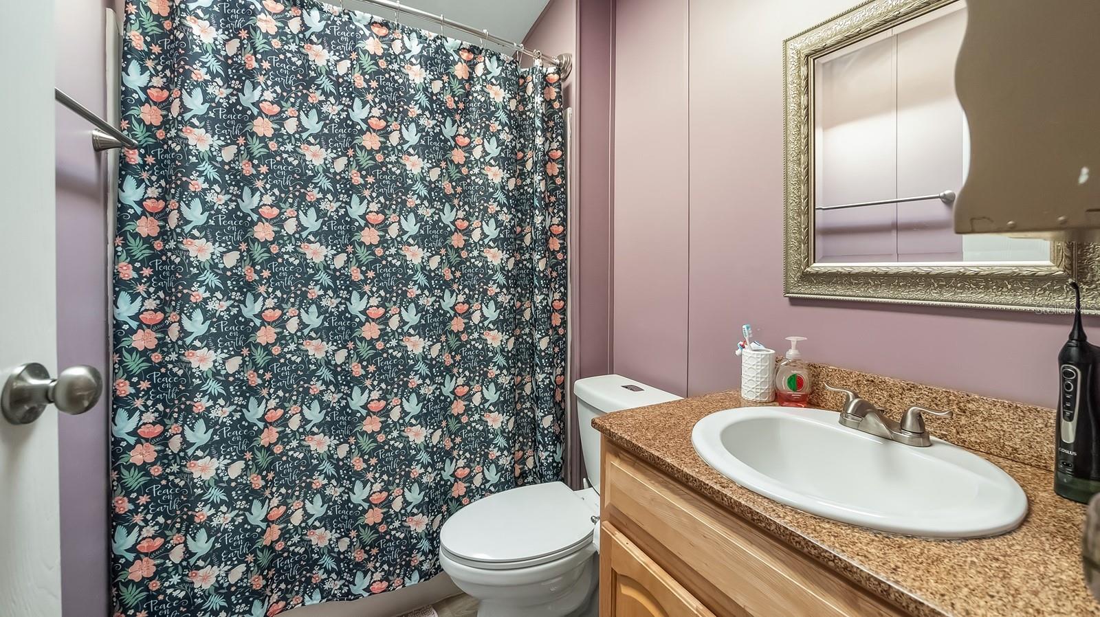 Listing photo id 26 for 6486 Oaklawn Street