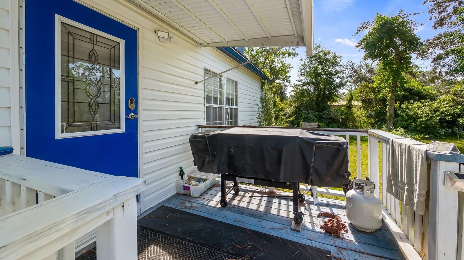 Listing photo id 30 for 6486 Oaklawn Street