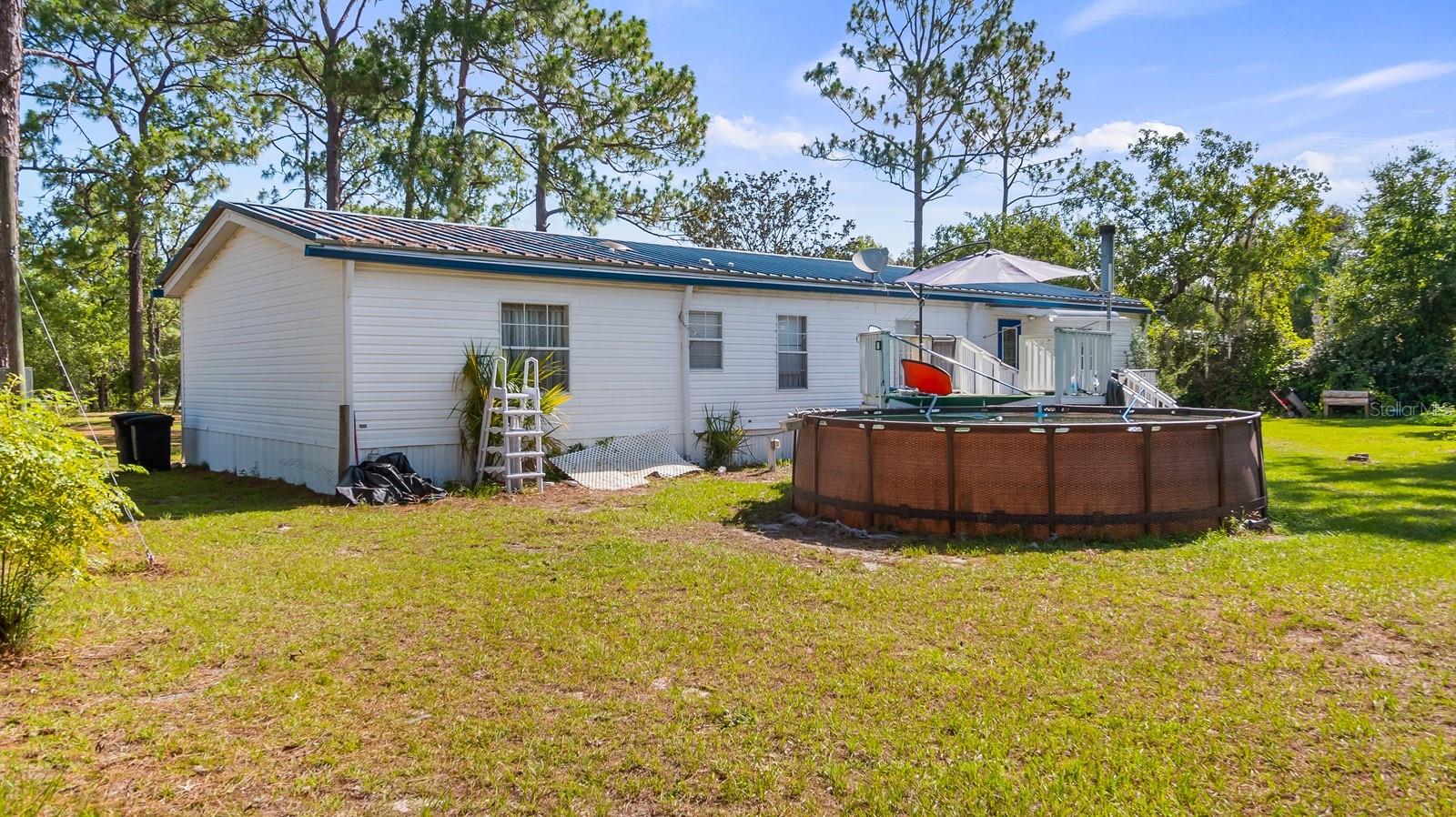 Listing photo id 32 for 6486 Oaklawn Street