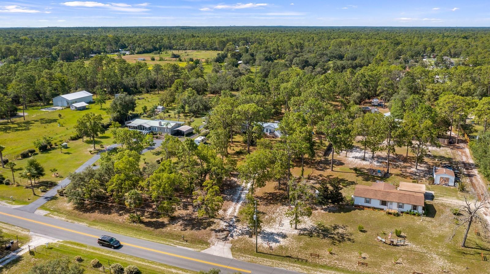 Listing photo id 41 for 6486 Oaklawn Street