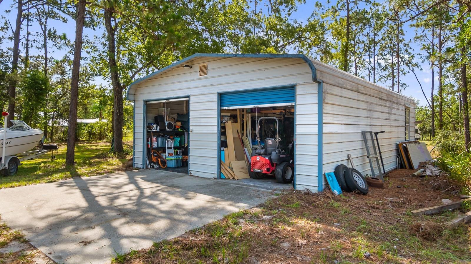 Listing photo id 3 for 6486 Oaklawn Street