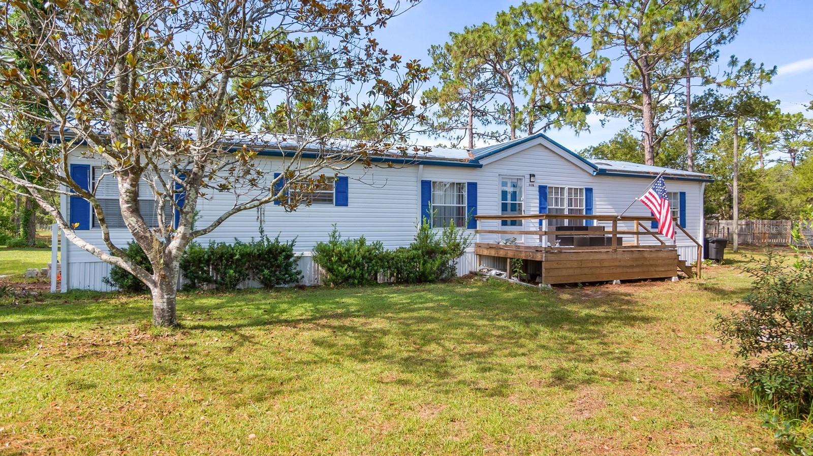 Listing photo id 4 for 6486 Oaklawn Street