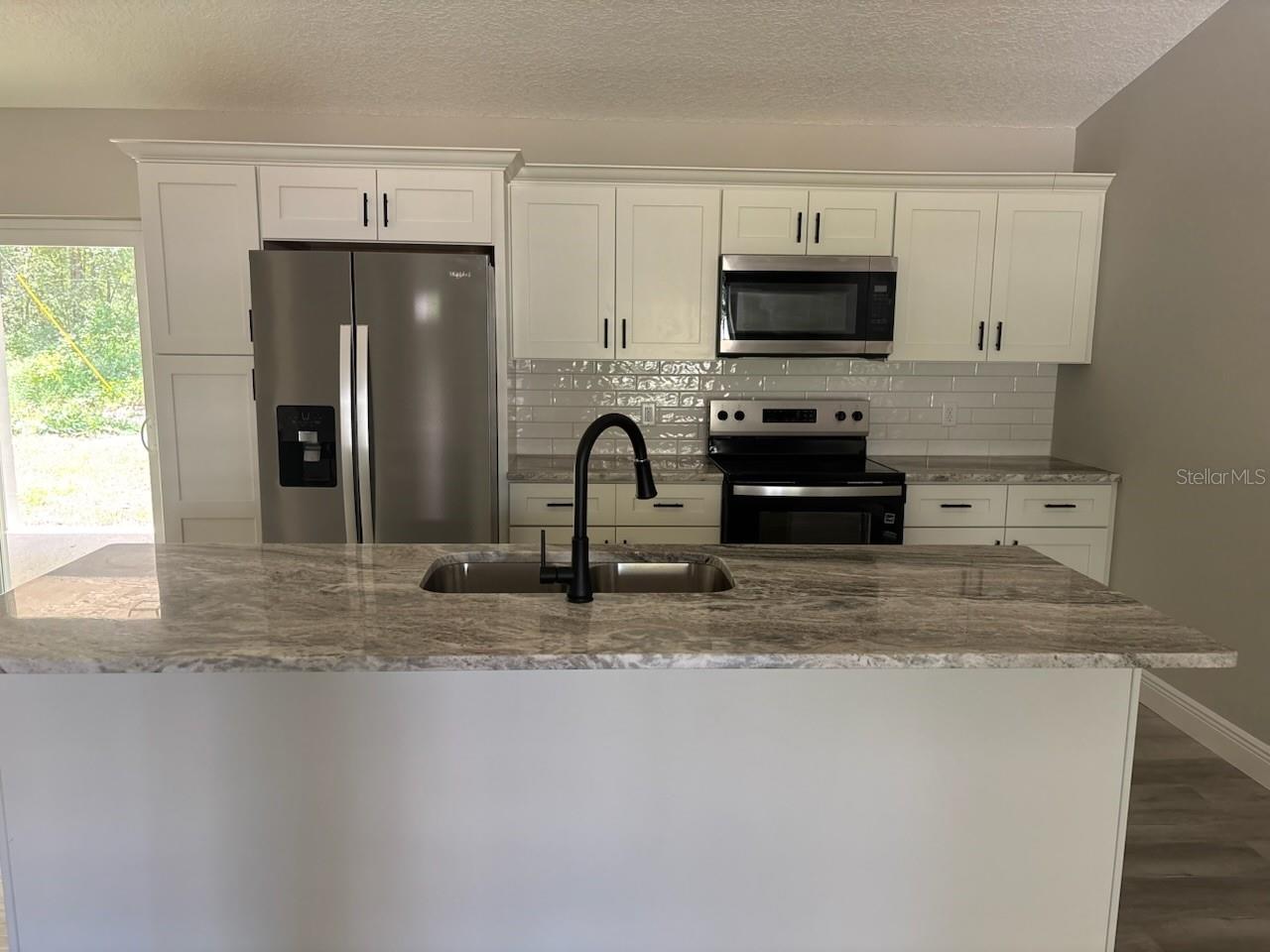 Listing photo id 11 for 1176 Bridge Drive