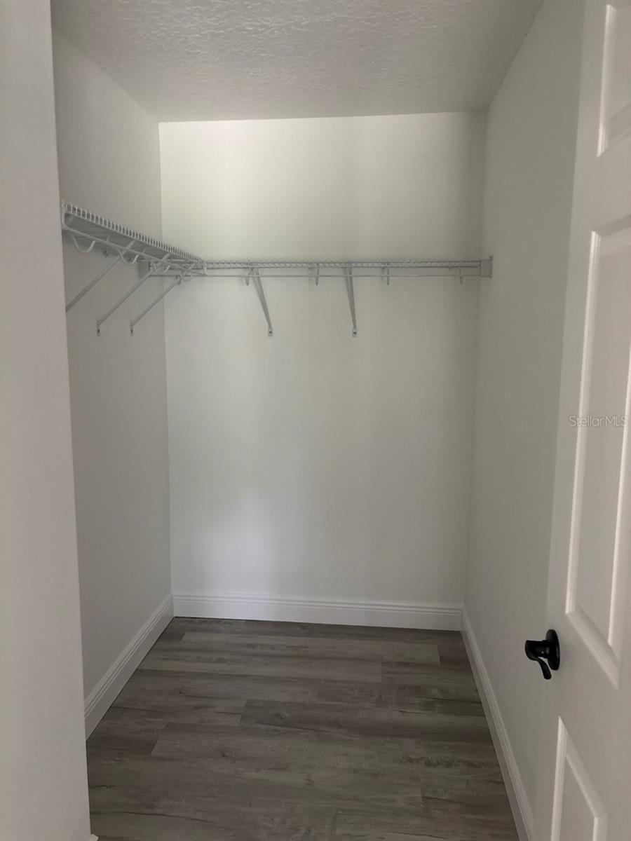Listing photo id 16 for 1176 Bridge Drive