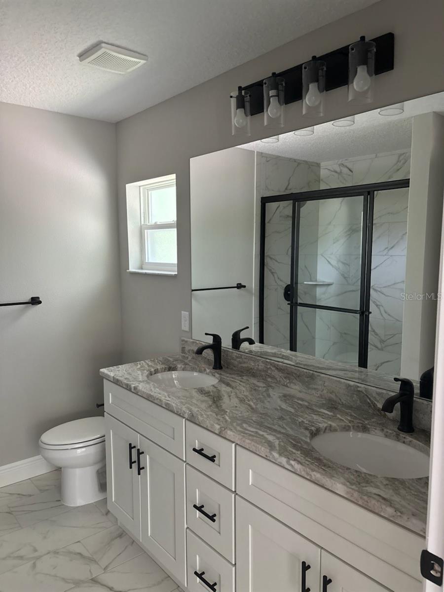 Listing photo id 17 for 1176 Bridge Drive