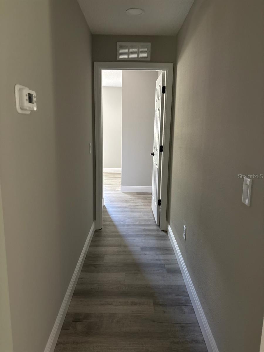 Listing photo id 22 for 1176 Bridge Drive