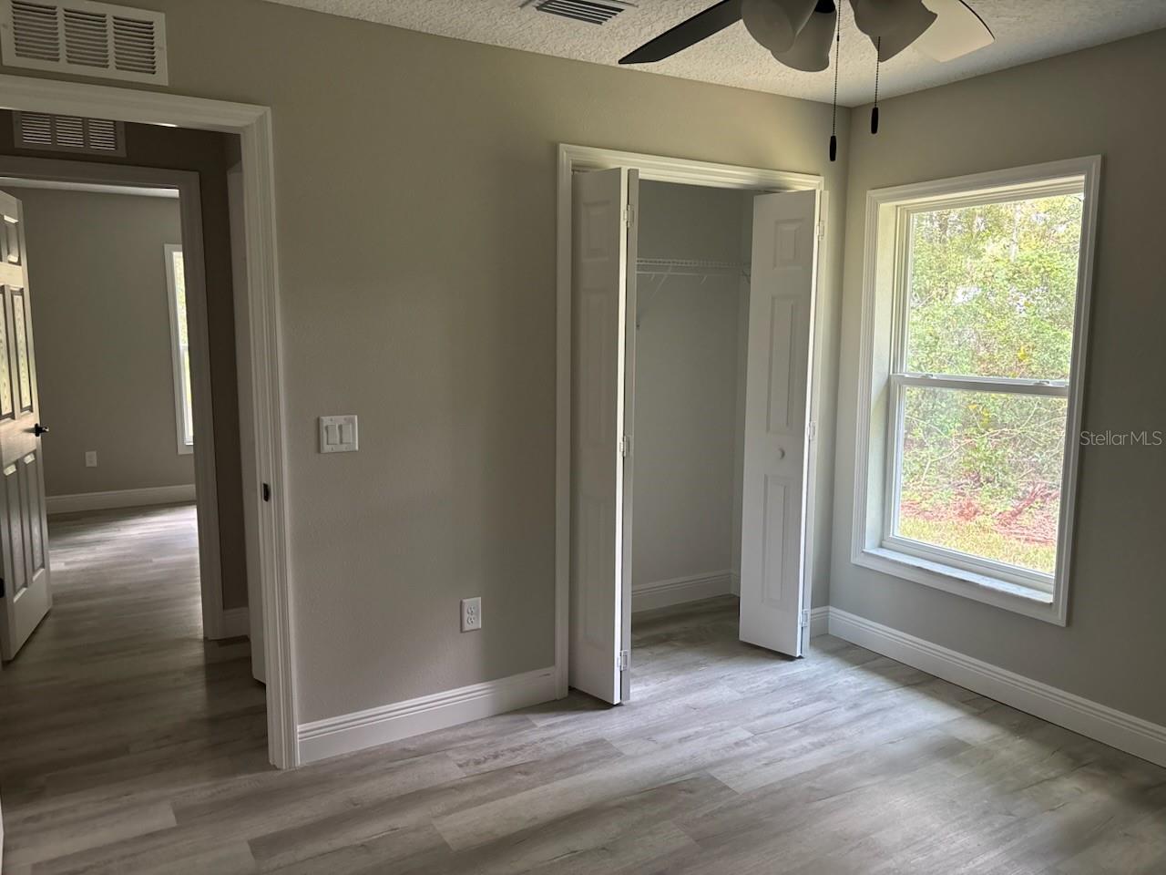 Listing photo id 28 for 1176 Bridge Drive
