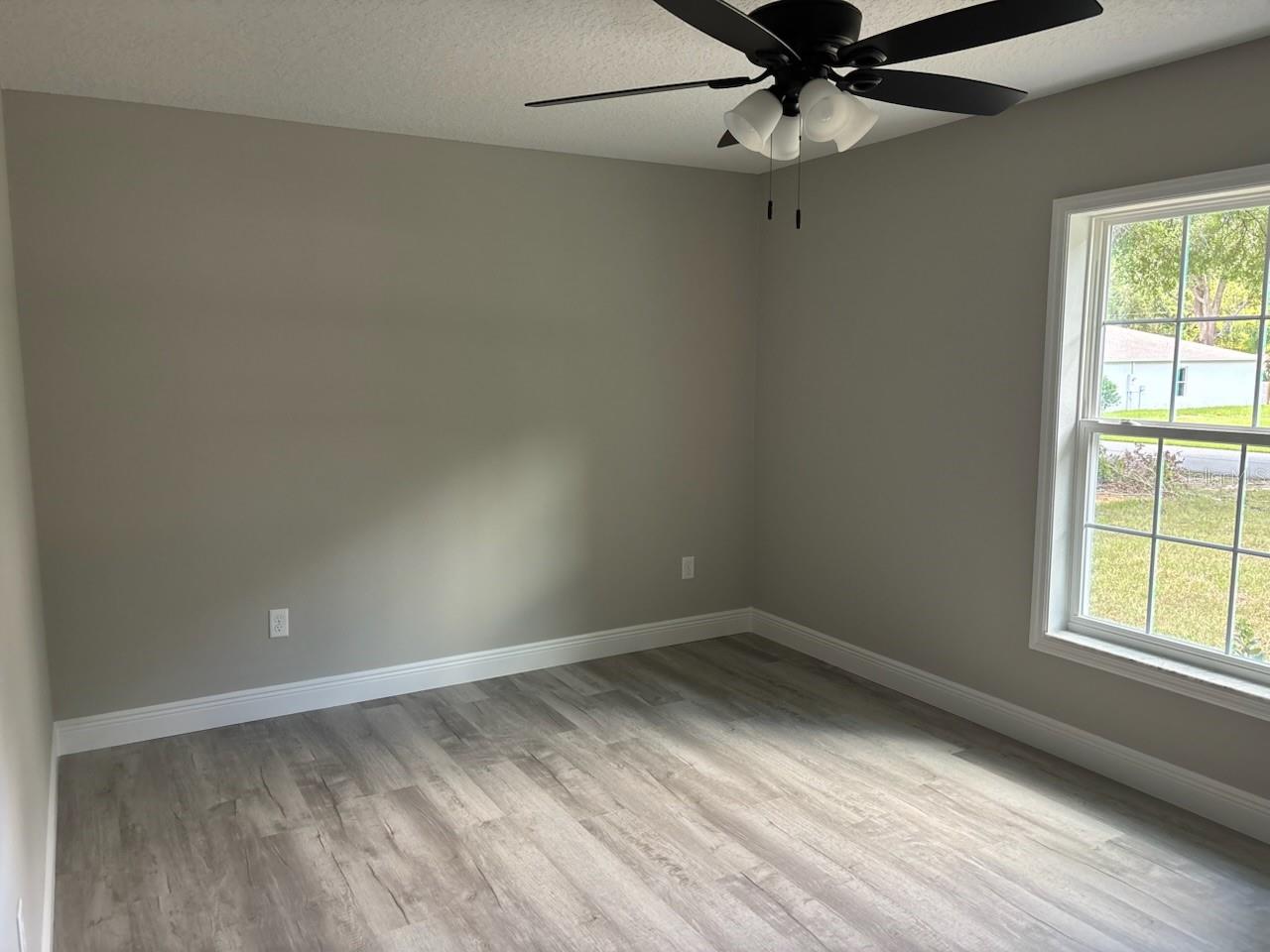 Listing photo id 29 for 1176 Bridge Drive