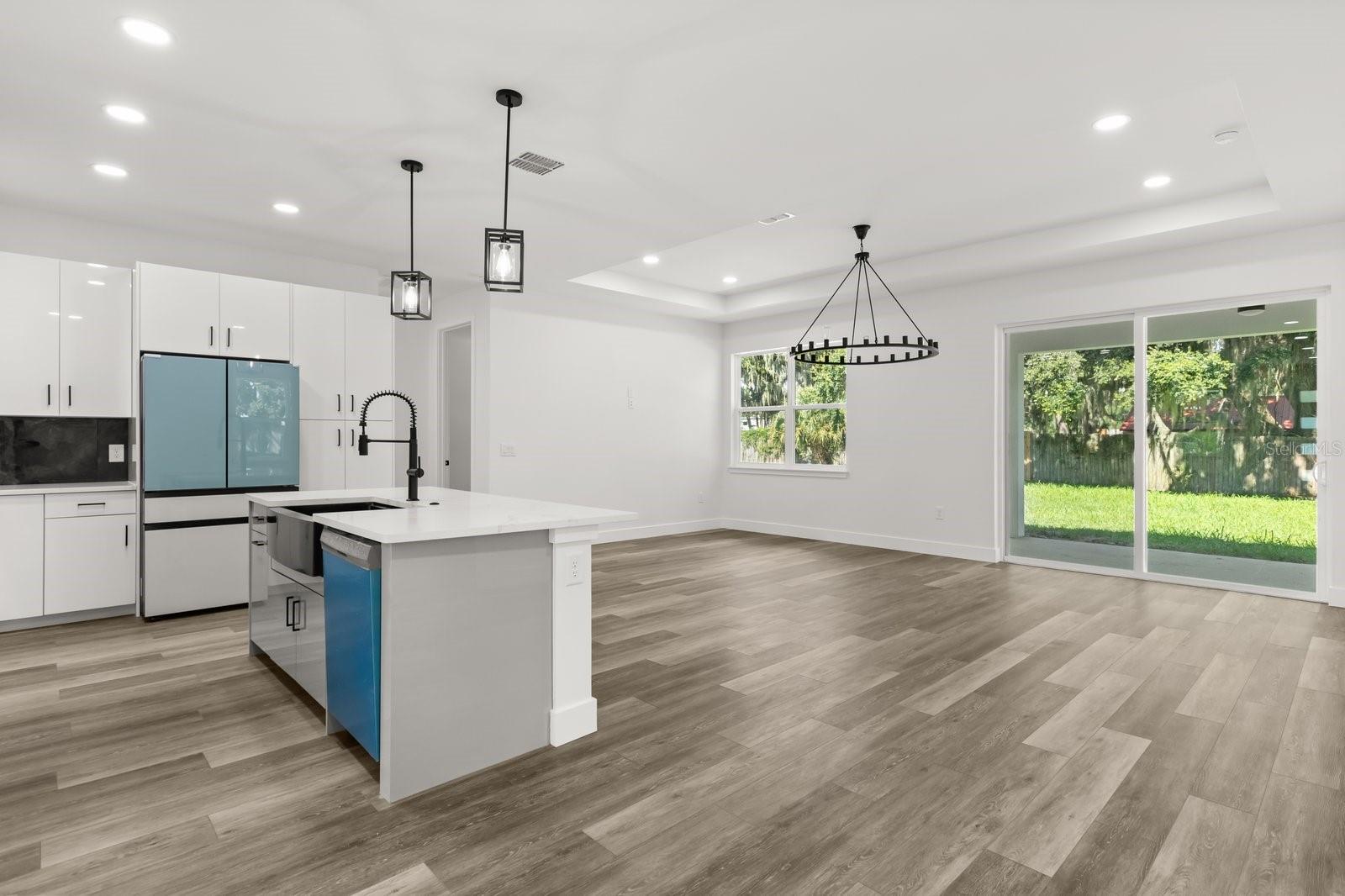 Image 11 of 34 For 321 Watershore Drive