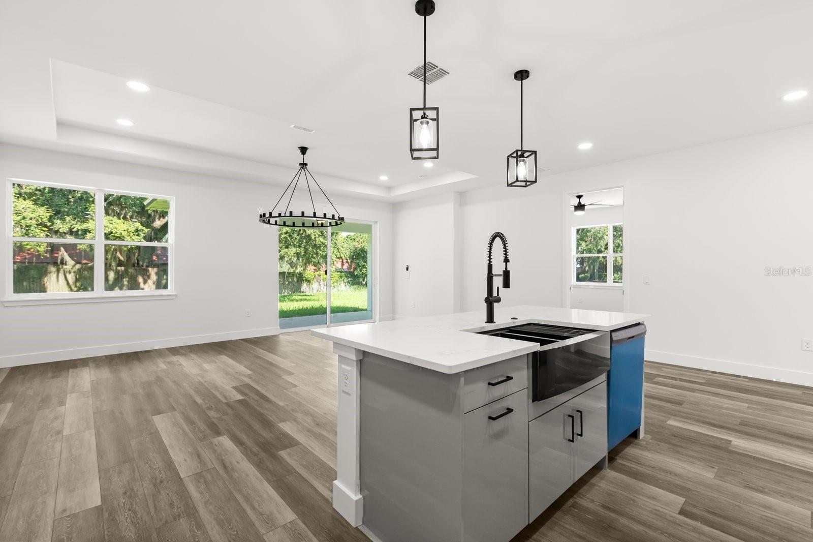 Image 12 of 34 For 321 Watershore Drive