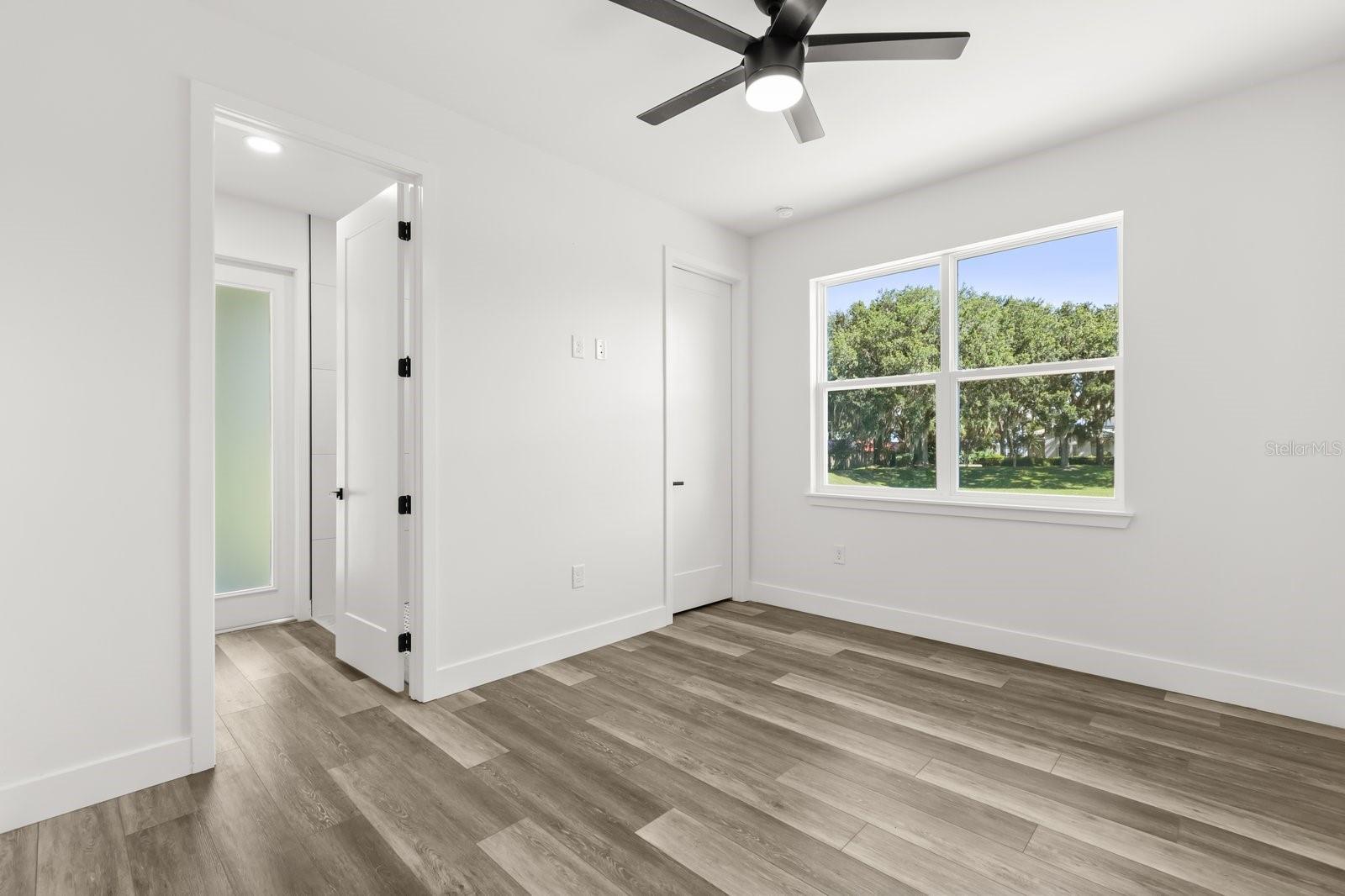 Image 17 of 34 For 321 Watershore Drive