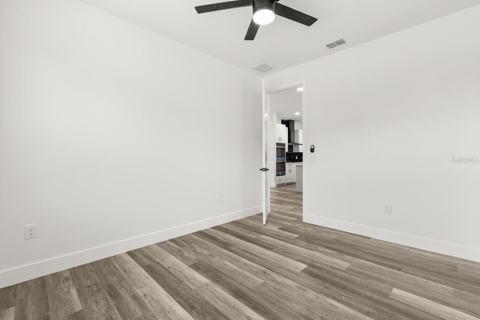 Image 18 of 34 For 321 Watershore Drive