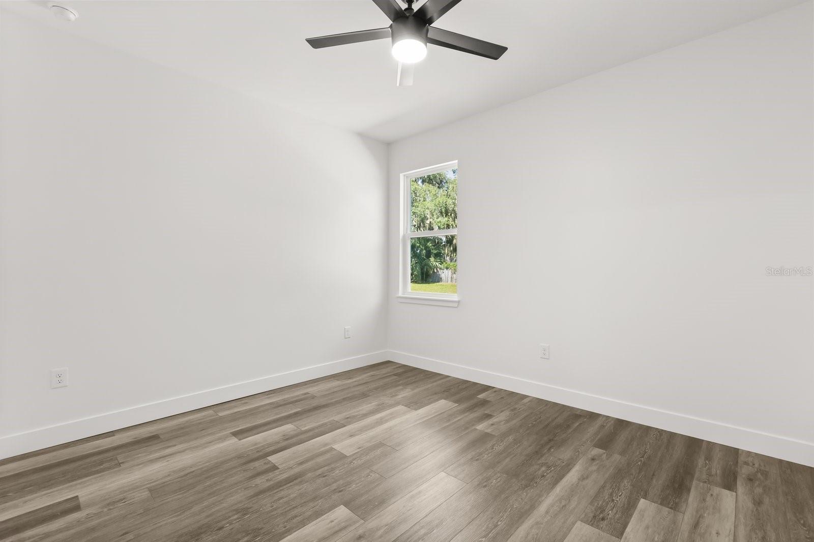 Image 21 of 34 For 321 Watershore Drive