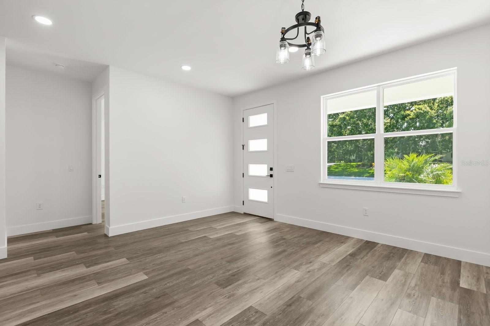 Image 5 of 34 For 321 Watershore Drive