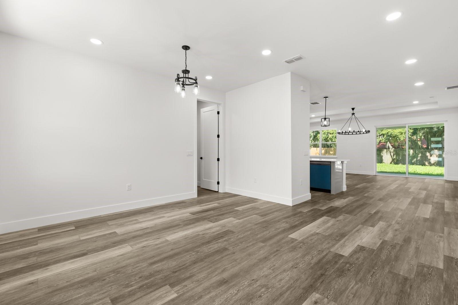 Image 7 of 34 For 321 Watershore Drive