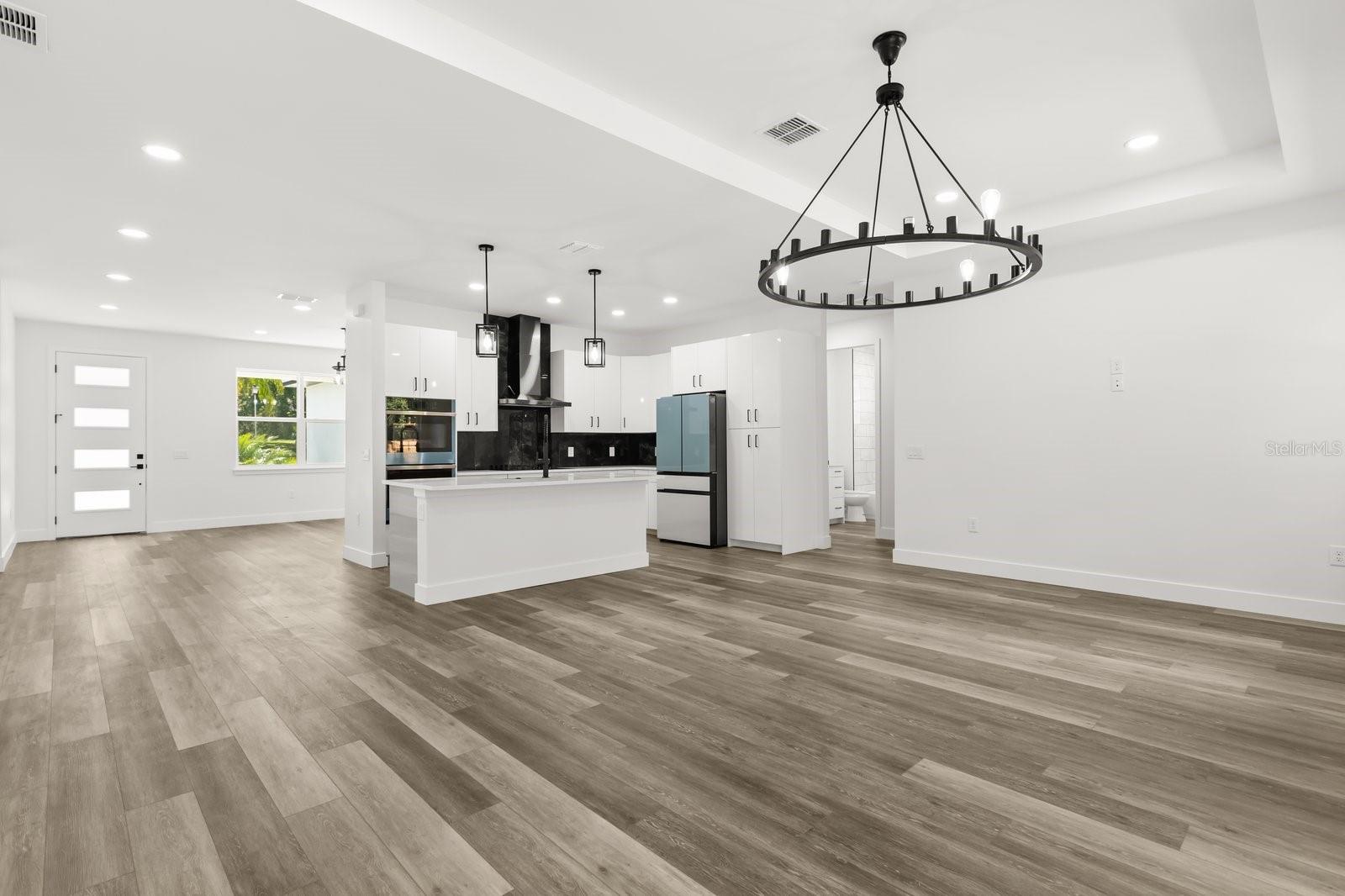 Image 9 of 34 For 321 Watershore Drive