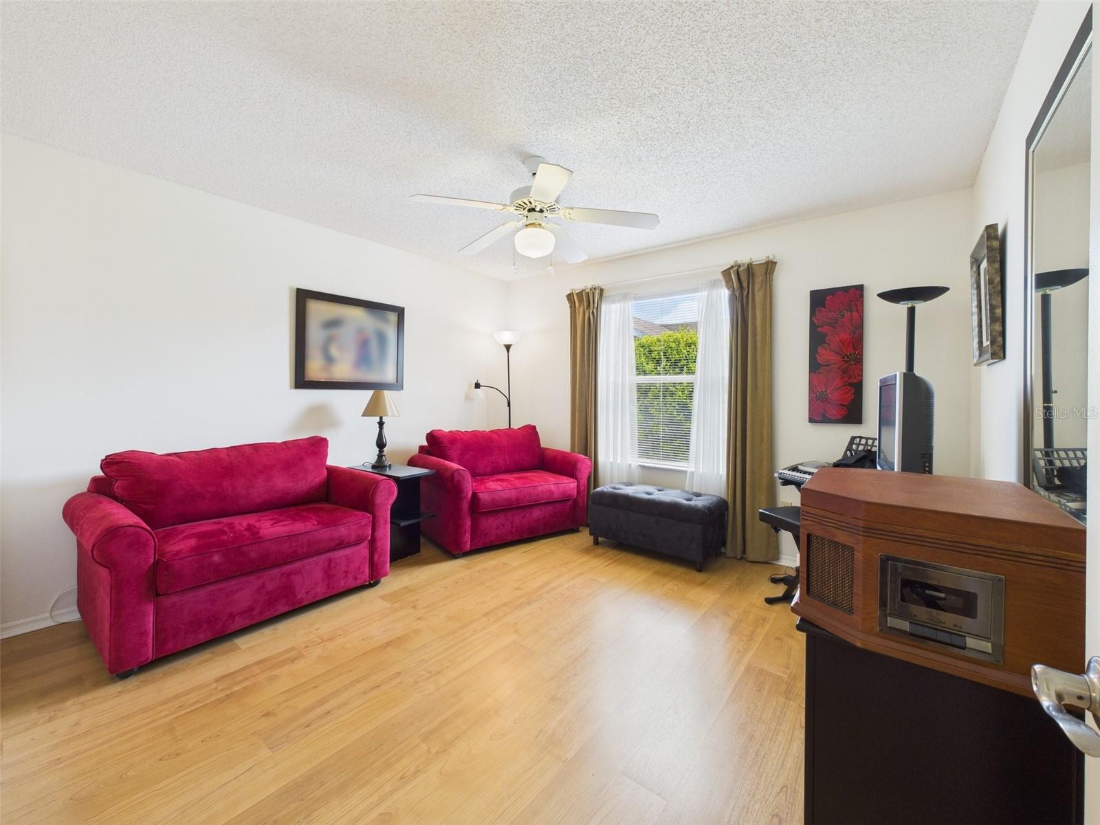 Image 19 of 27 For 480 Hildalgo Drive